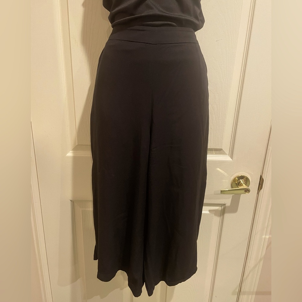 Elegant Black wide leg cullets - Picture 1 of 2